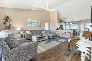 TV - Gratitude Island-Gulf View Private Home with Heated Pool and Hot Tub! (Navarre)