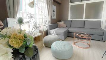 Perushuoneisto, kaupunkinäköala | 3 makuuhuonetta, pillowtop-patjalliset sängyt, silitysrauta/-lauta