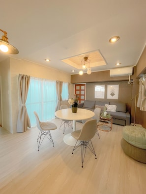 Departamento Deluxe | Camas con pillow-top, tabla de planchar con plancha y wifi gratis 
