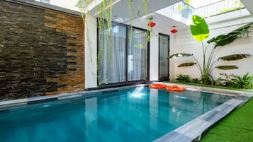 Piscine extérieure