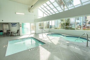 公寓客房, 3 間臥室 | 游泳池 | 室內游泳池和溫水游泳池