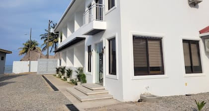 Stylish premium queen room w/ramp access by the sea.