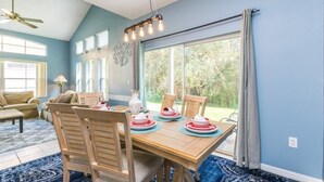 Townhouse, 4 kamar tidur | Tempat makan