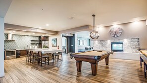 Condo, 3 habitaciones | Sala de juegos