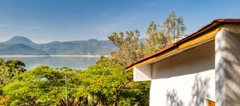 Luxury 3BR Cabin, Lakeview in Valle de Bravo