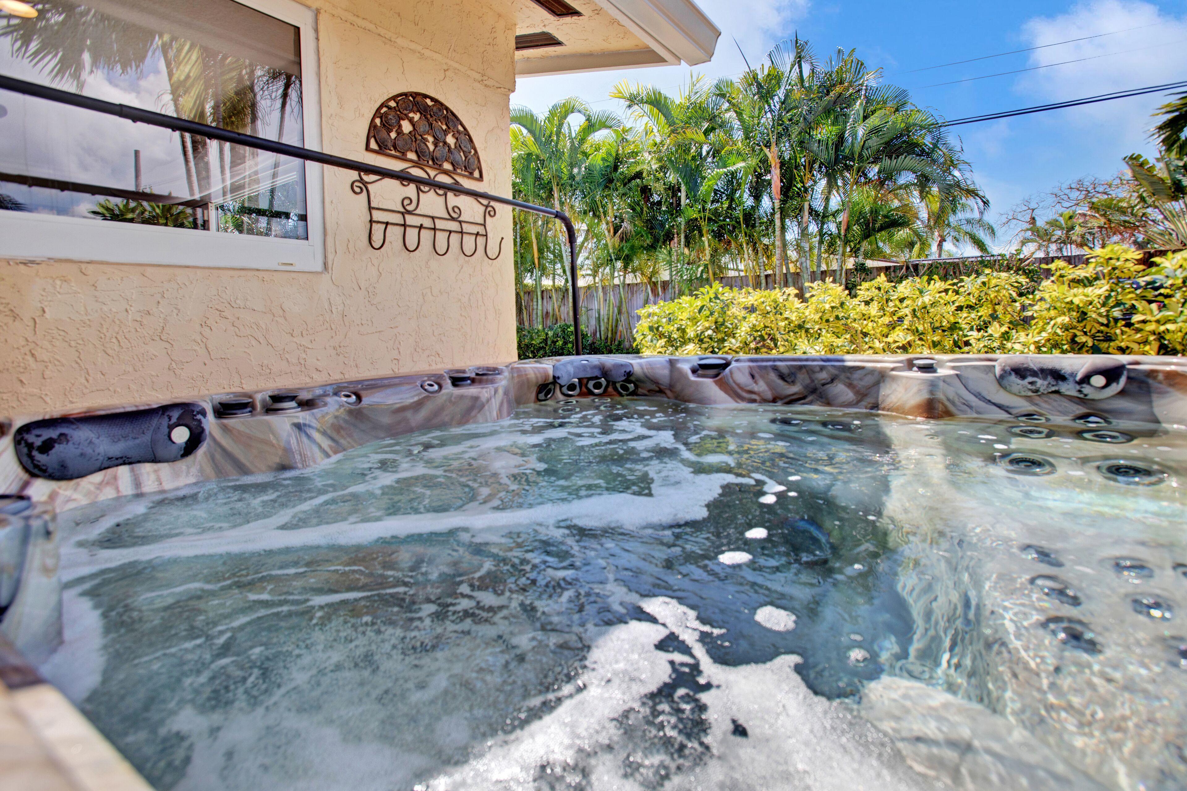 Outdoor spa tub