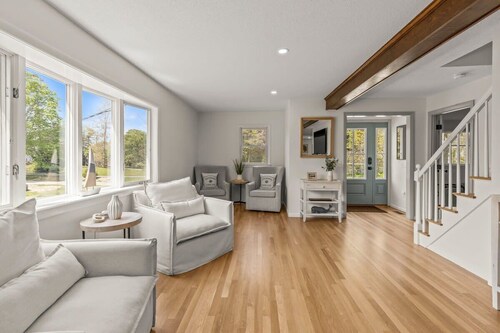 Private Pickleball Court, Walk to Hen Cove