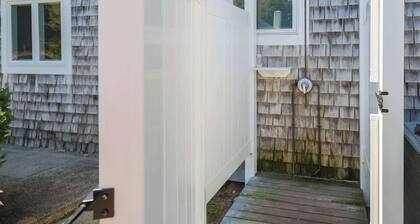 Private Pickleball Court, Walk to Hen Cove