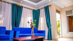 Reception - Lishi Resort Hotel (Kampala)
