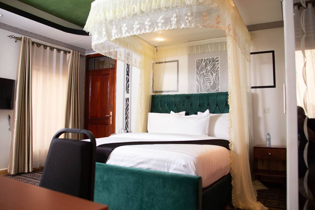 Executive Double Room | Laptop workspace, WiFi (free), individually decorated