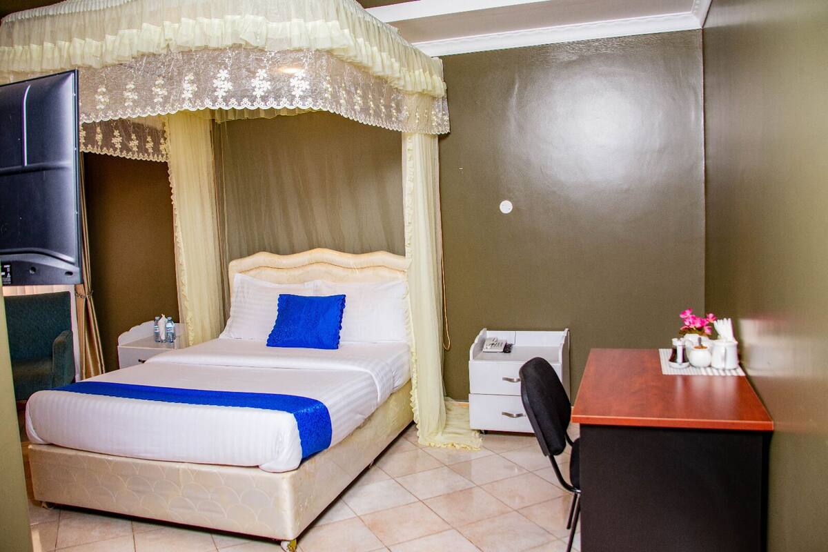 Deluxe Single Room, 1 Bedroom, Private Bathroom | Individually decorated, laptop workspace, free WiFi