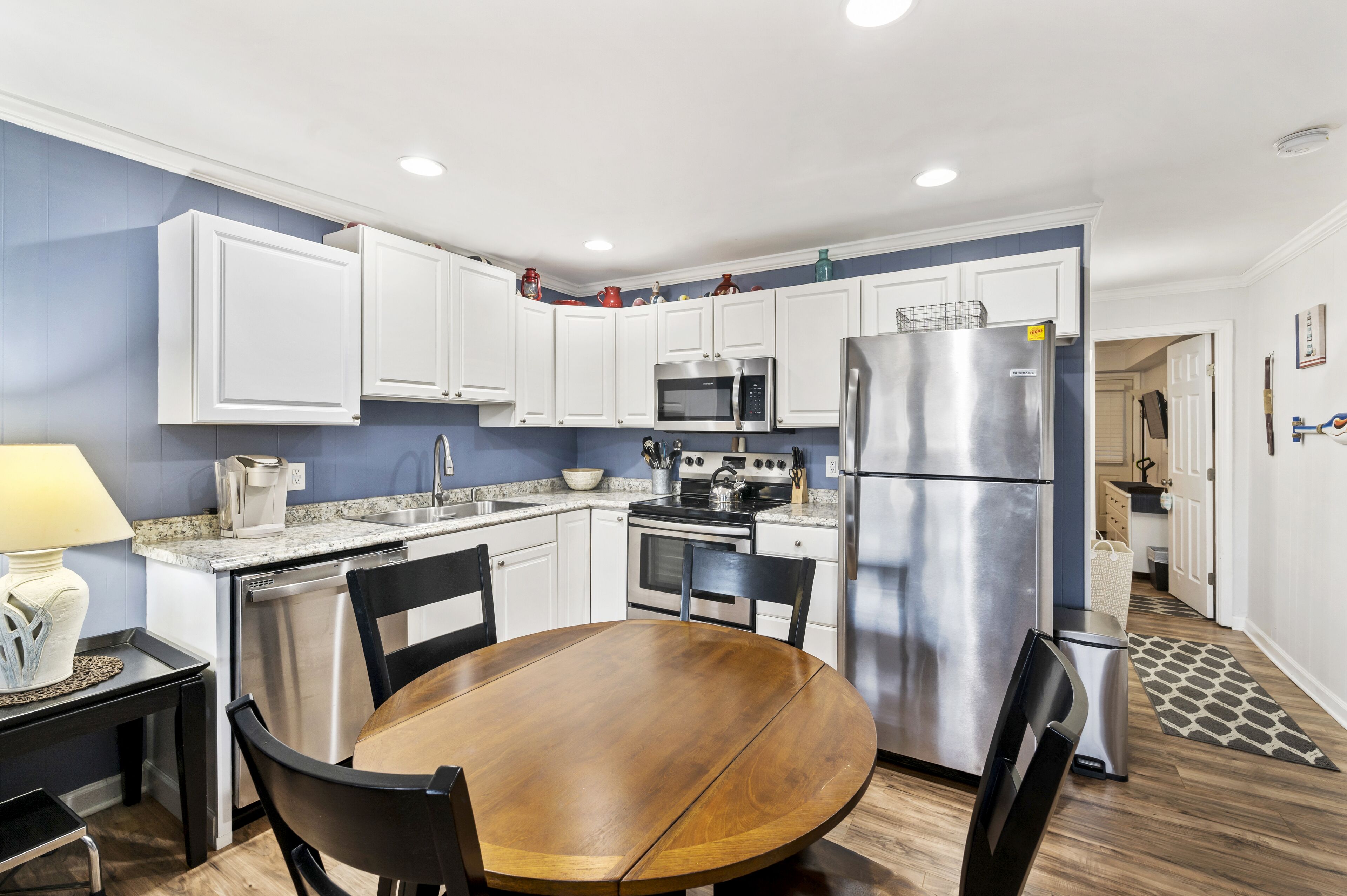 Harbor Breeze 57 - a Classic Downtown OC Escape!