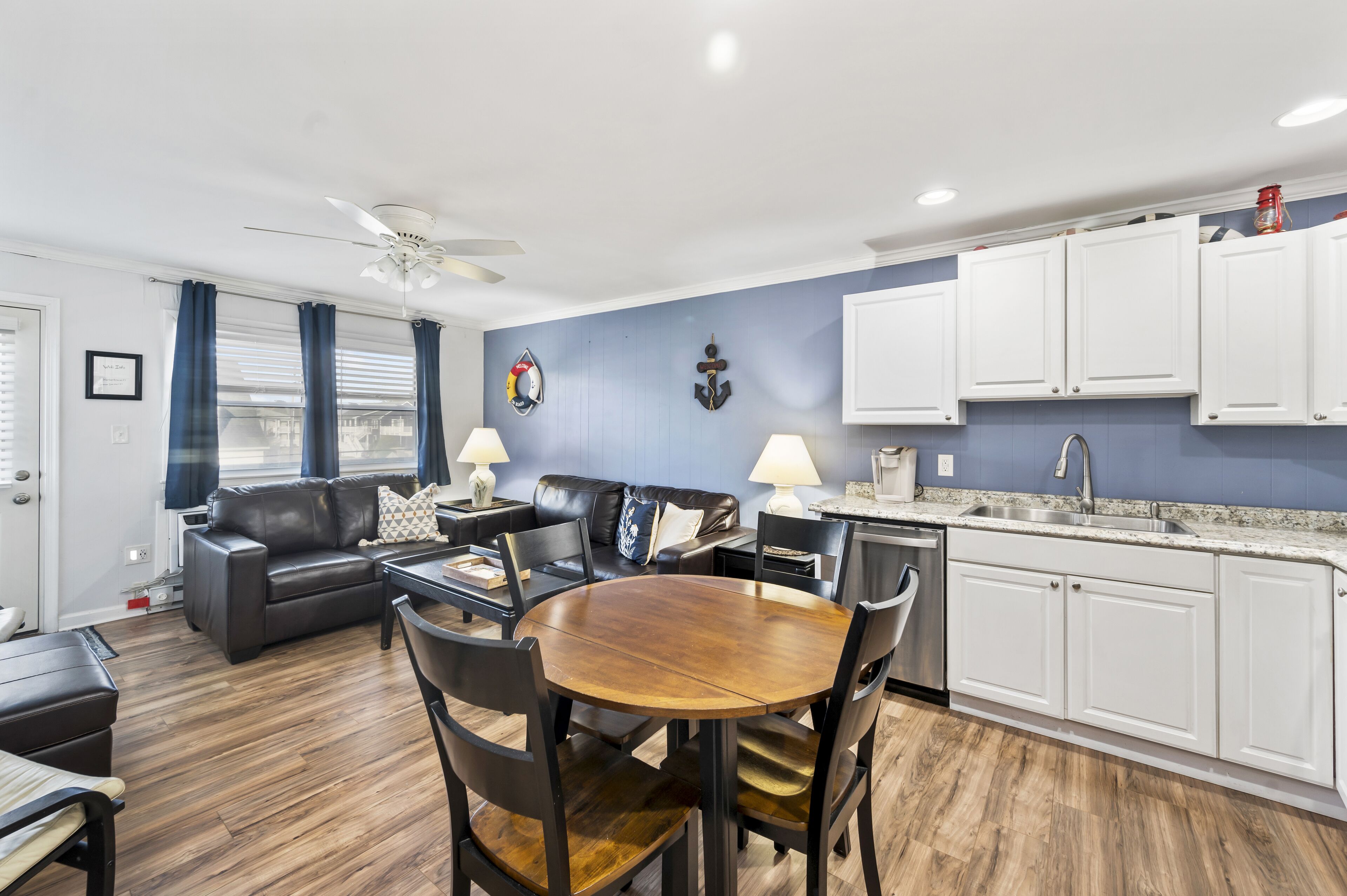 Harbor Breeze 57 - a Classic Downtown OC Escape!