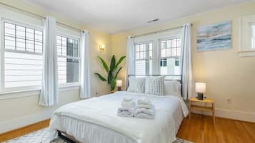 4 chambres, rideaux d’obscurcissement, accès au Wi-Fi (inclus)