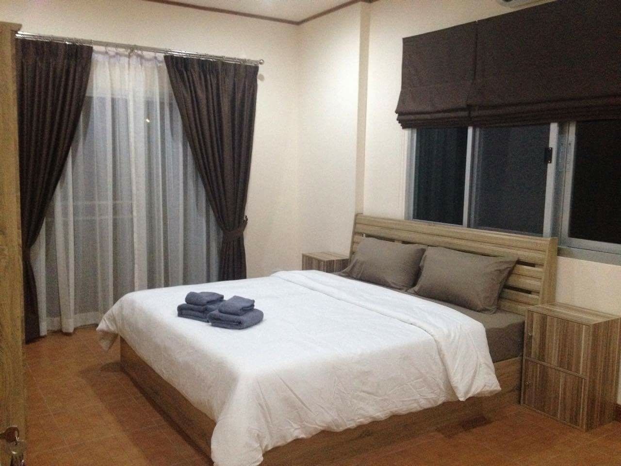 3 bedrooms, WiFi, bed sheets