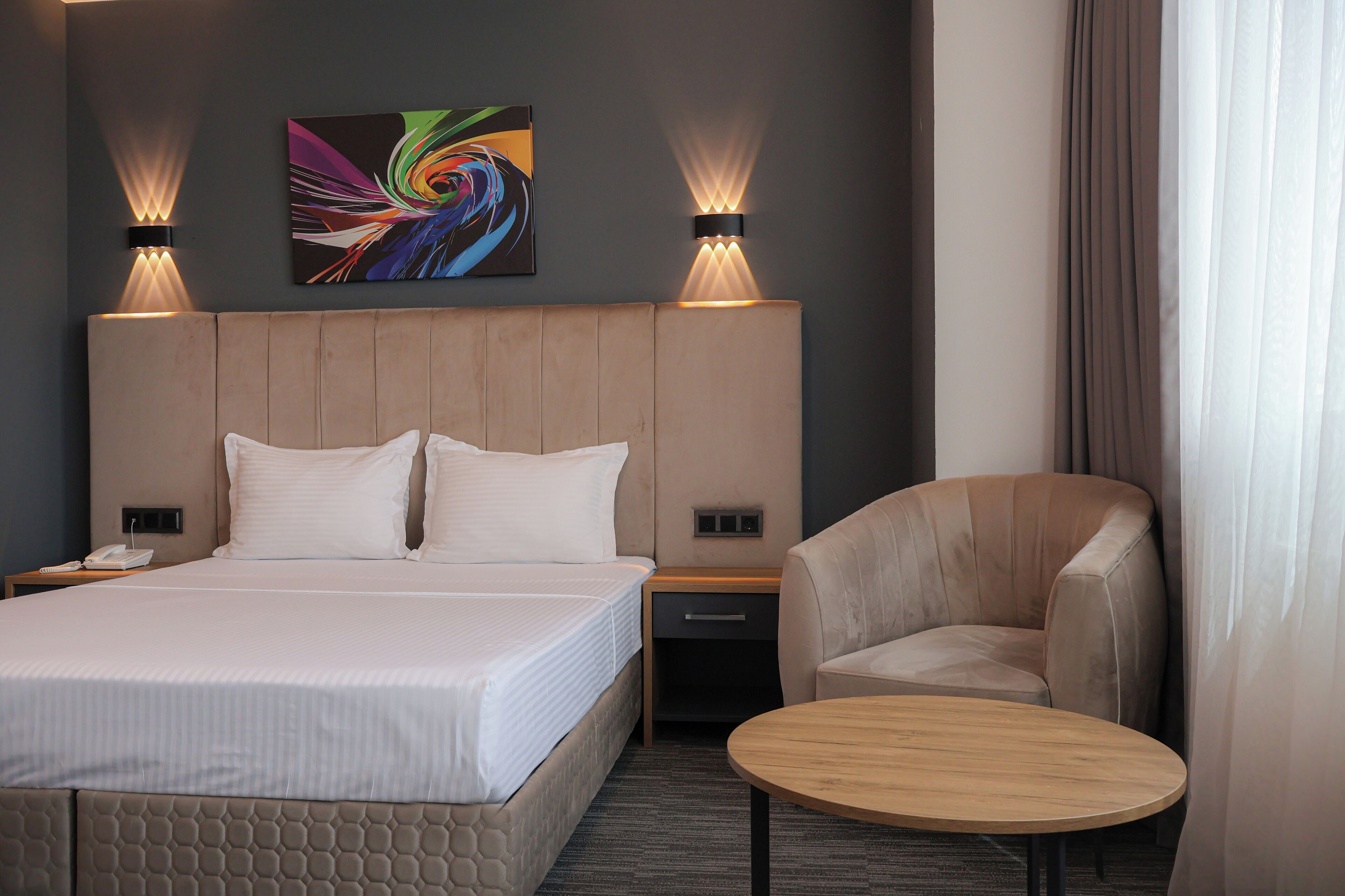 deluxe room, 1 king bed | 1 bedroom, egyptian cotton sheets, premium bedding, minibar