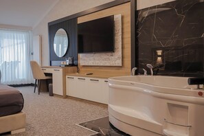 Llençols de cotó egipci, roba de llit d'alta qualitat i minibar 