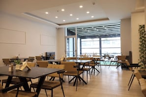 Daily buffet breakfast for a fee - HOME PLUS HOTEL (Istanbul)