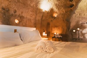 1 bedroom, WiFi - [Sassi-Suite] ❉ InLapis - the cavehouse ❉ (Milano)