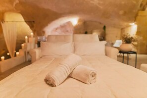 1 bedroom, WiFi - [Sassi-Suite] ❉ InLapis - the cavehouse ❉ (Milano)