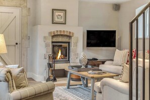 TV, fireplace, offices