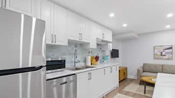 Frigorifero, microonde, forno, lavastoviglie