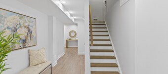 Family Friendly | HOT TUB | Near Toronto & UOIT