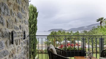 Palaia Lush Room with Balcony 50m2 | 1 svefnherbergi, rúmföt af bestu gerð, míníbarir (sumir drykkir ókeypis)