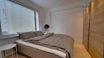 2 makuuhuonetta, silitysrauta/-lauta, Wi-Fi, vuodevaatteet