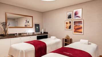 Parihoitohuone(ita), sauna, poreallas, höyrysauna, turkkilainen sauna