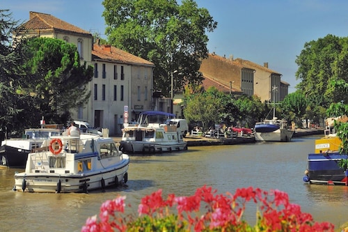 Apartment in Azille near Lac de Jouarres
