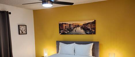 2 bedrooms, iron/ironing board, internet, bed sheets