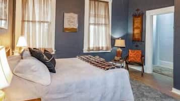 1 Schlafzimmer, Schreibtisch, Bügeleisen/Bügelbrett, Reisekinderbett