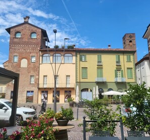 Exterior - Apartment Pertinace Old Town Alba (Alba)