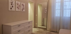 Interior - Apartment Pertinace Old Town Alba (Alba)