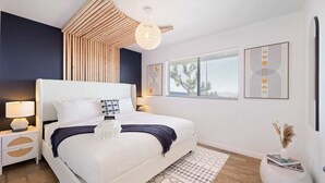 4 habitaciones, tabla de planchar con plancha, cuna de viaje y wifi 