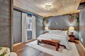 7 bedrooms, WiFi, bed sheets - Driftwood Lodge | Movie Theater | Hot Tub | Sauna (Blakeslee)