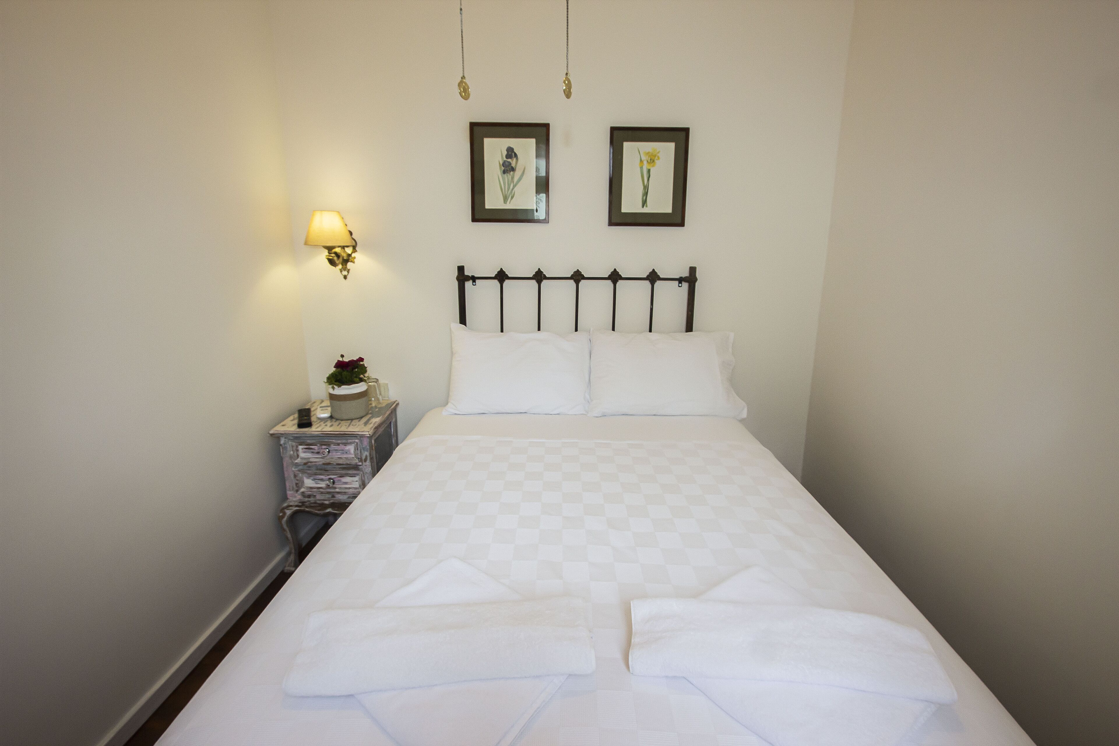 Roupas de cama premium, Wi-Fi de cortesia, roupa de cama