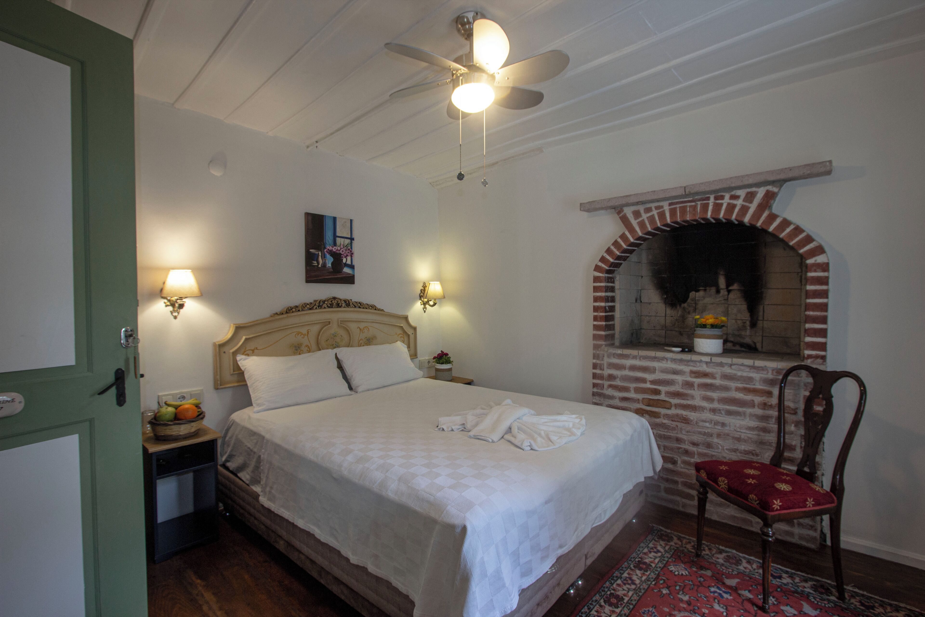 Habitación estándar doble | Ropa de cama de alta calidad, wifi gratis, ropa de cama