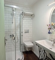 Ropa de cama de alta calidad, wifi gratis y ropa de cama 