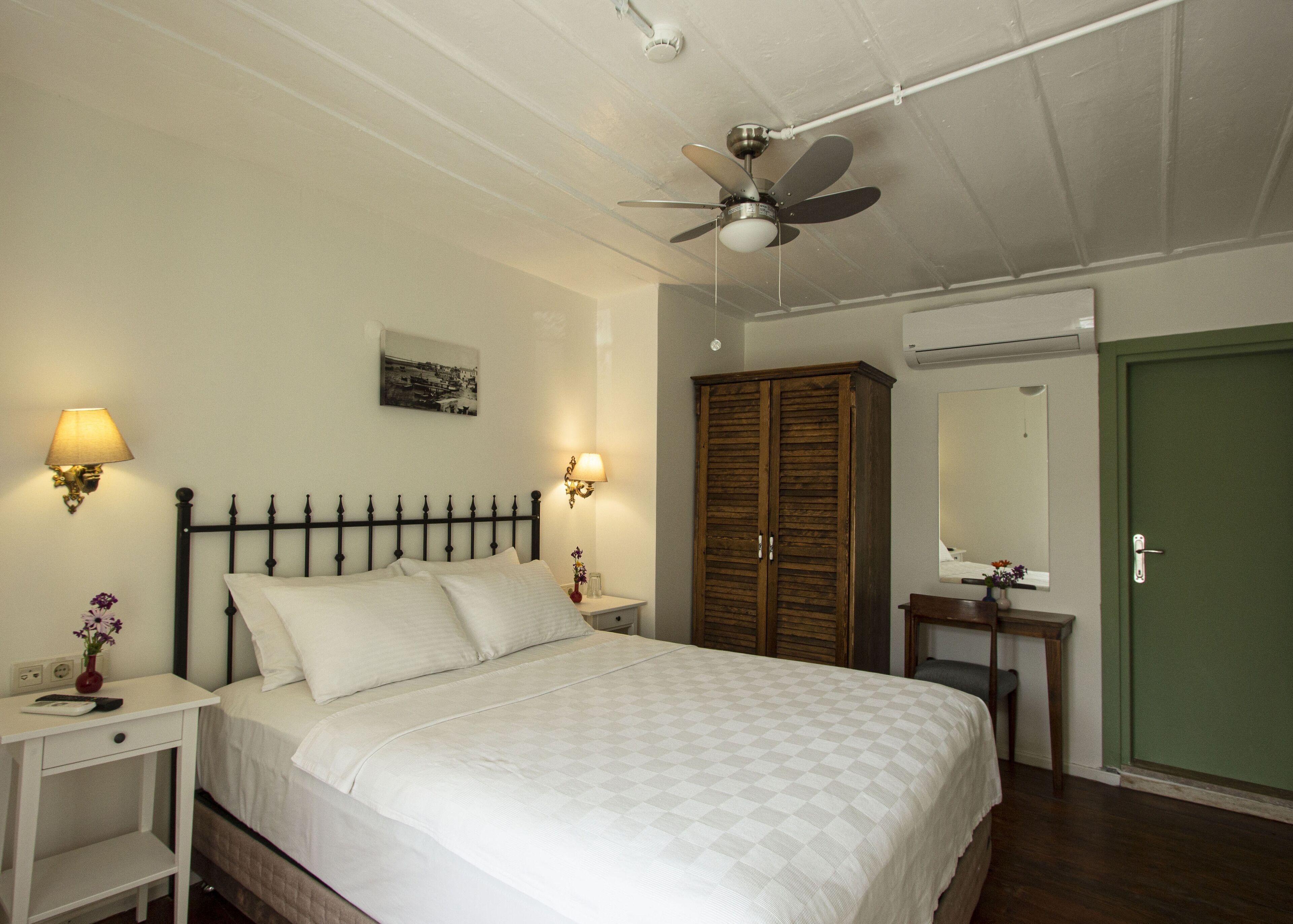 Roupas de cama premium, Wi-Fi de cortesia, roupa de cama