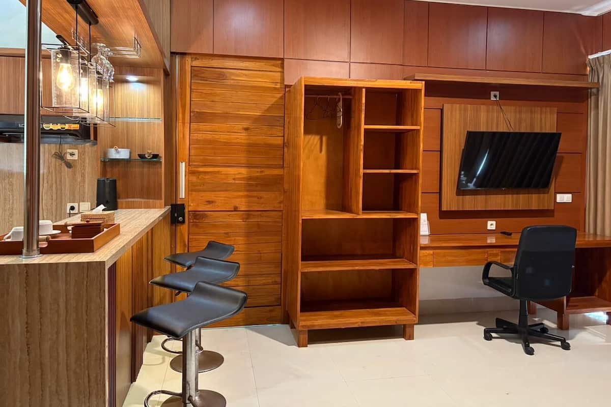 Suíte estúdio executiva | 1 quarto, cofres nos quartos, escrivaninha