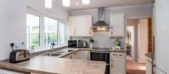 Greenacres - Two Bedroom Cottage, Sleeps 4