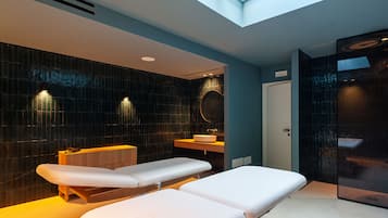 Couples treatment rooms, sauna, hot tub, steam room, body treatments