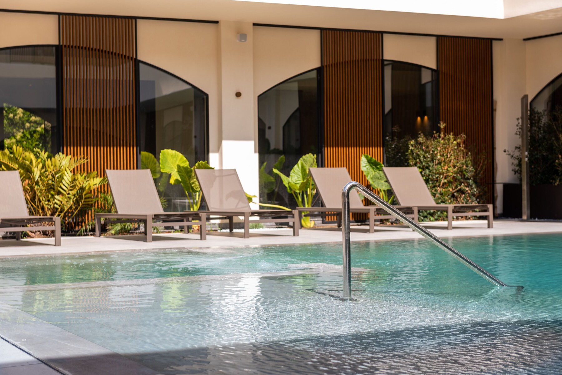 15 indoor pools, seasonal outdoor pool