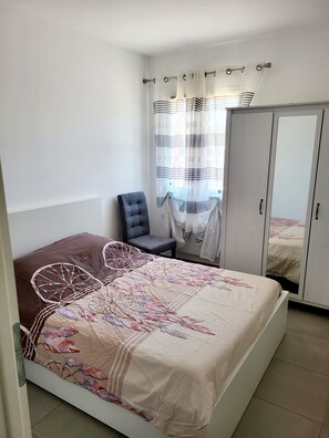 3 chambres, bureau, Wi-Fi, draps fournis