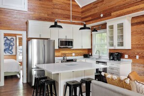 Fridge, microwave, oven, stovetop - ~LILLY'S PAD~ Upscale elegance with a private pool and parking! (Key West)