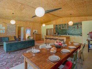 Interior - The Pumpkin Shed – Kuaotunu Holiday Home (Kuaotunu)