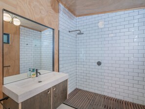 Regadera y secadora de cabello 