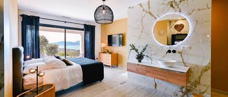 4 bedrooms, free WiFi, bed sheets